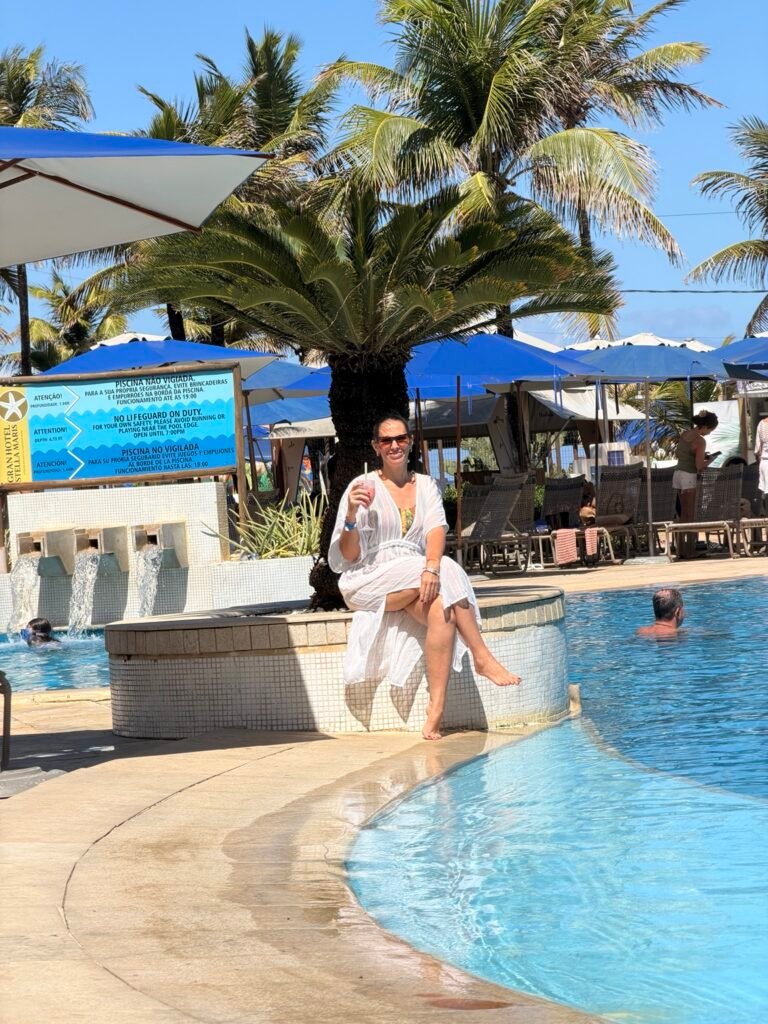 Experiência da CoMom na piscina do Gran Hotel Stella Maris em Salvador
